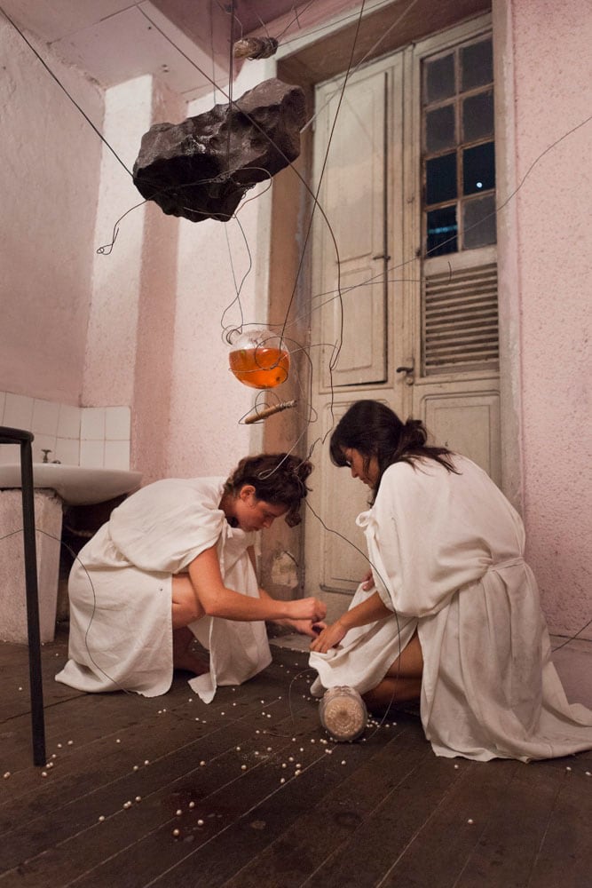 Tunga
Amber Guests, 2015
Performance
Dimensions variable
Photo: Gabi Carrrera
