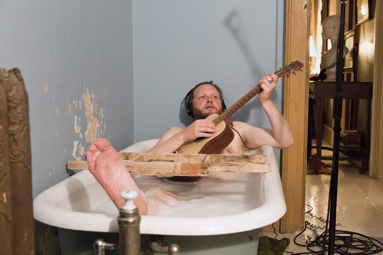 Ragnar Kjartansson
The Visitors, 2012
Nine-channel HD video projection
Duration: 1 hour, 4 minutes
Photo: El&amp;iacute;sabet Davidsdottir
