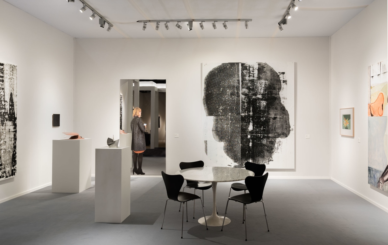Luhring Augustine

TEFAF, Stand 84

Installation view

2018

Pictured: Glenn Ligon, Lygia Clark, Michelangelo Pistoletto, Christopher Wool, Sanya Kantarovsky

&amp;nbsp;

&amp;copy; O Mundo de Lygia Clark-Associa&amp;ccedil;&amp;atilde;o Cultural, Rio de Janeiro.